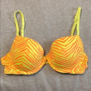 VS PINK Lightly Lined Bra 36C